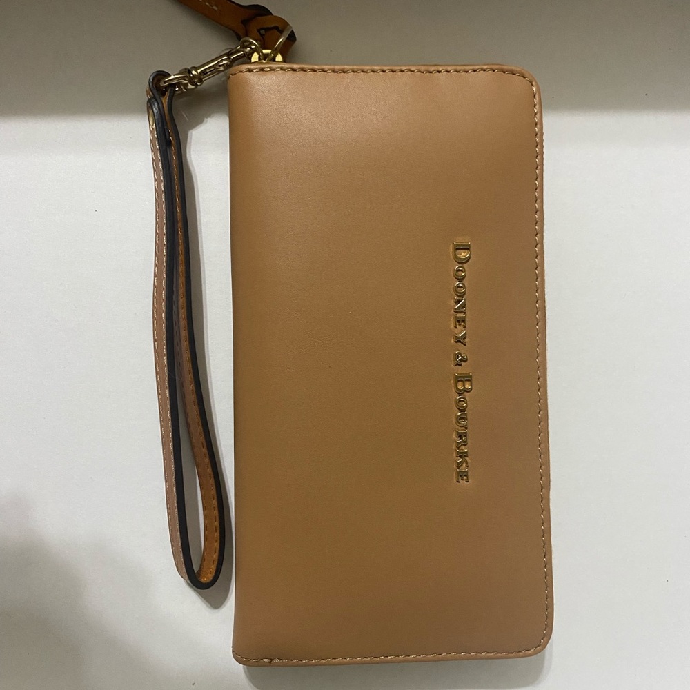 Dooney & Bourne Wristlet Wallet